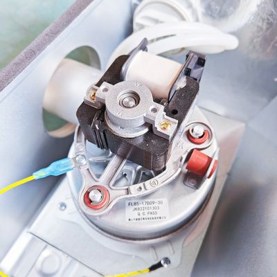 Dwufunkcyjny kocioł gazowy wiszący ze stali nierdzewnej 30kw Lpg Combi Boiler